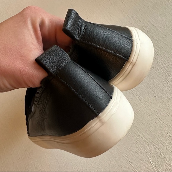 Crown Vintage Thilanna Slip On Sneaker Scallop Trim Black Leather Size 7 - Picture 7 of 14